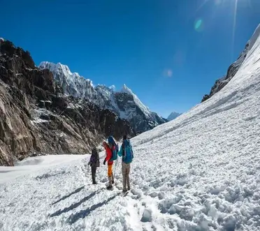 gokyo-to-ebc-via-cho-la-pass-on-way-1