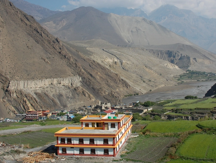 upper-mustang-trek-monastry